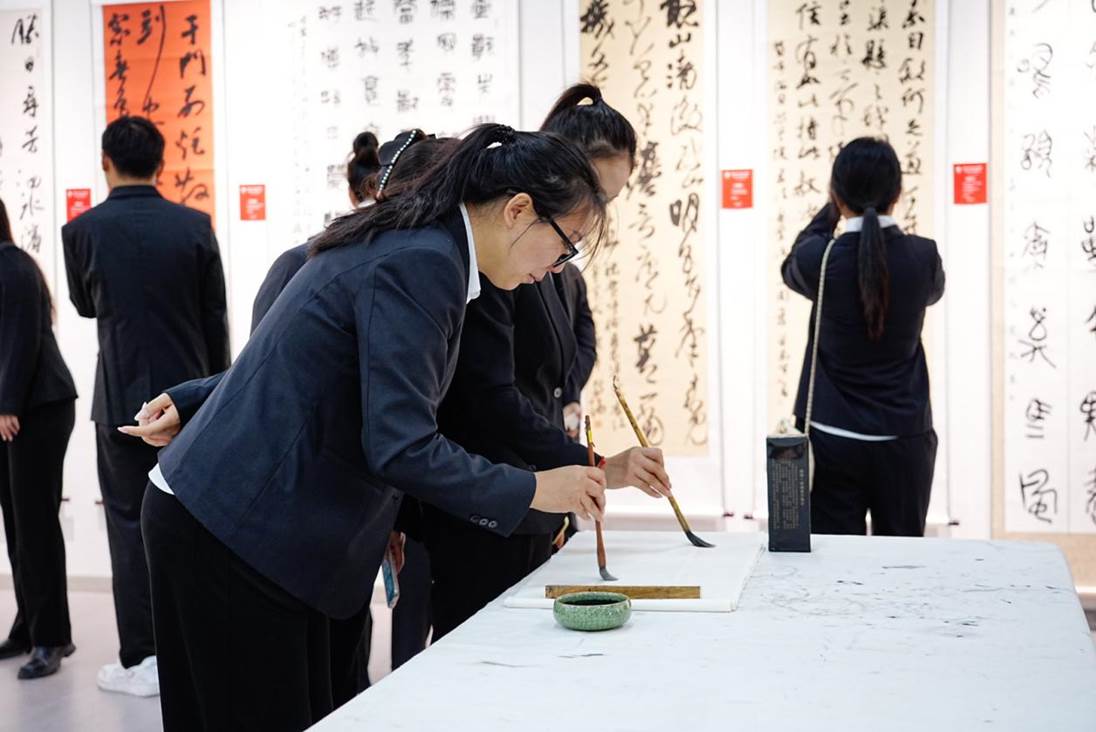 展覽現(xiàn)場2(1) 展覽現(xiàn)場2(1)